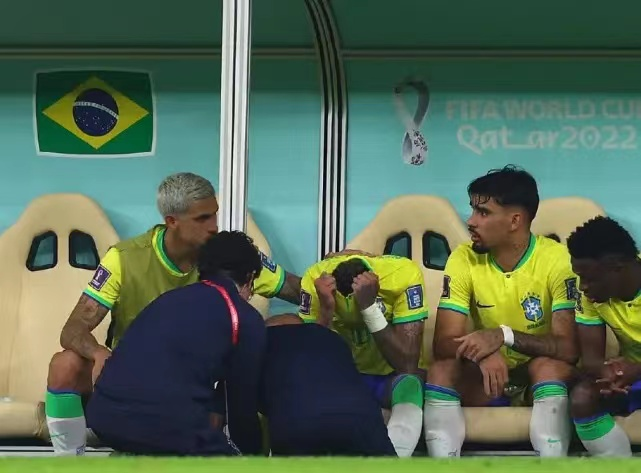 Serbia lost to Brazil with the score of 2-0. Neymar sobs after getting hurt.￼